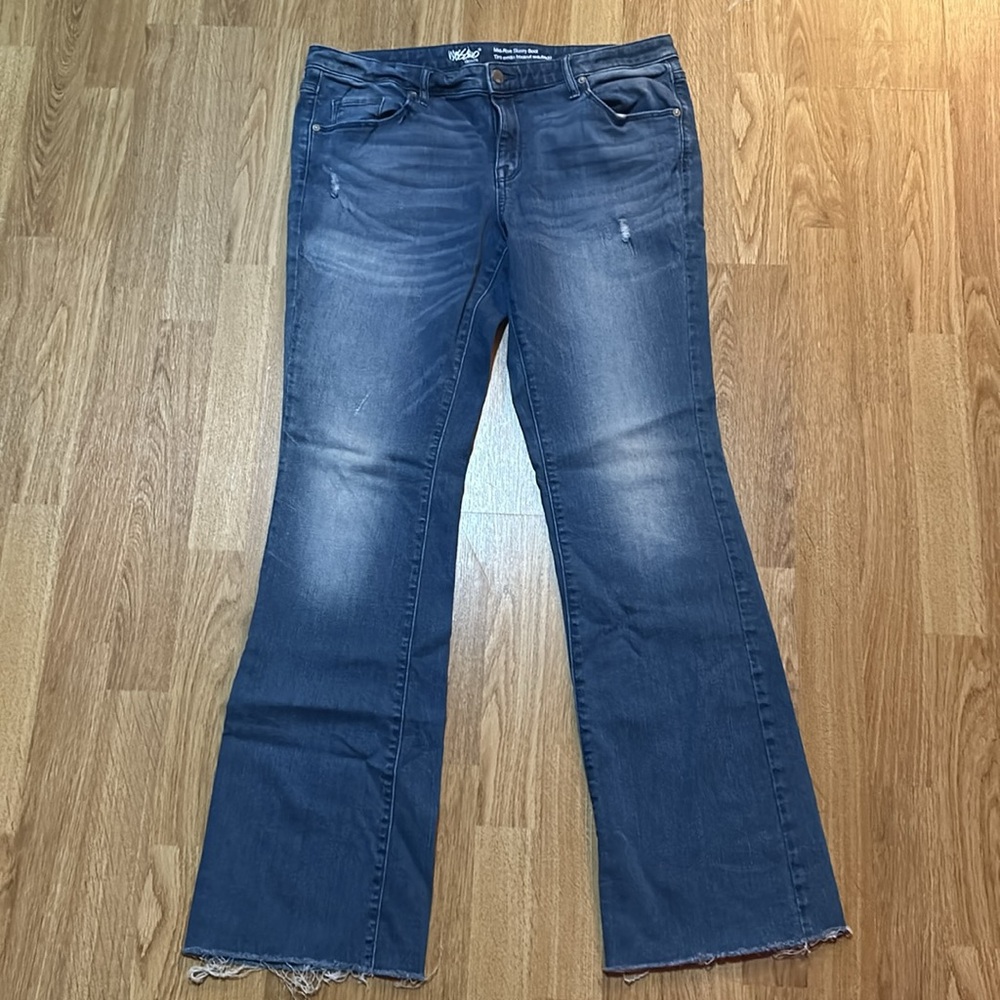 Mossimo & Guess Women's Blue and Dark Mid Rise Skinny & Boot Jean Set Waist 31 - Picture 5 of 15